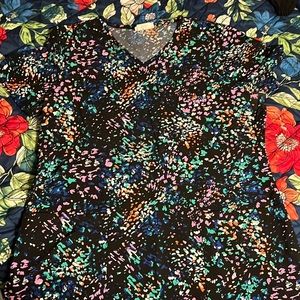 Medium scrub top
